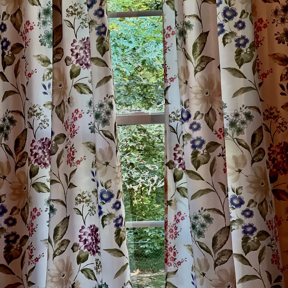 (4) Panel Floral Cotton Curtain Set